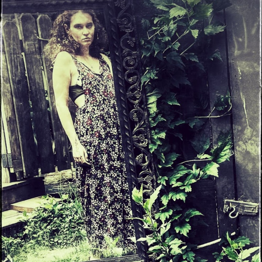 Meet your Posher, Julia